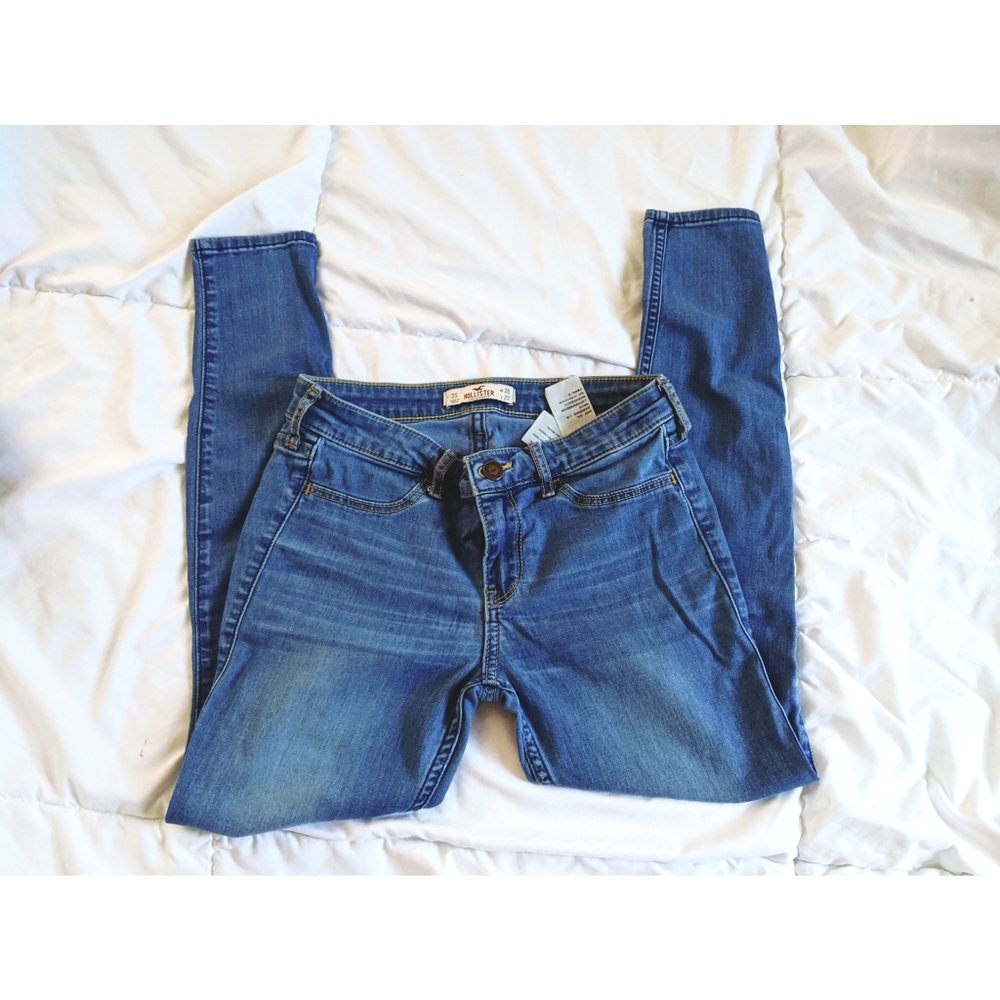 ✨3 for $25✨ Hollister low waisted jeans